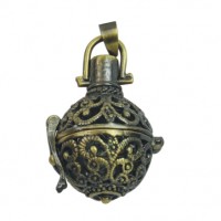 Comes in pewter, brass (pictured), or copper