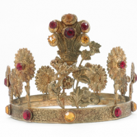 Crown, garnet & amber