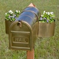 Mailbox Planter, brass