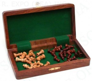Folding Wooden Chess Set 8 inches detail