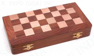 Folding Wooden Chess set 10 inches detail 2