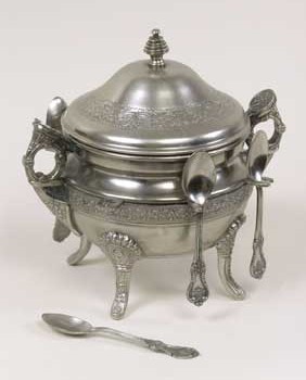 Sugar Pot with Six Spoons
